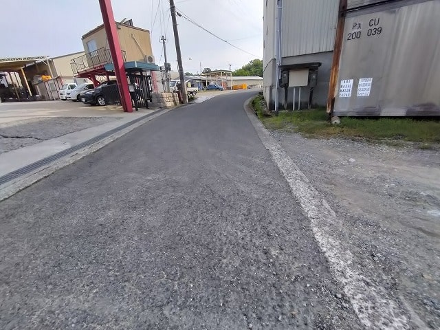 前面道路幅員約４メートルです