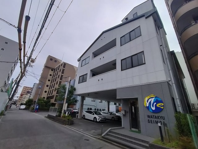 エレベーターございます。