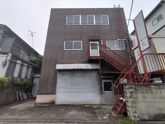 ３階建貸倉庫事務所