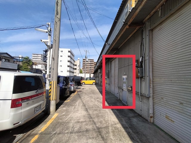 ２階建の倉庫です。
