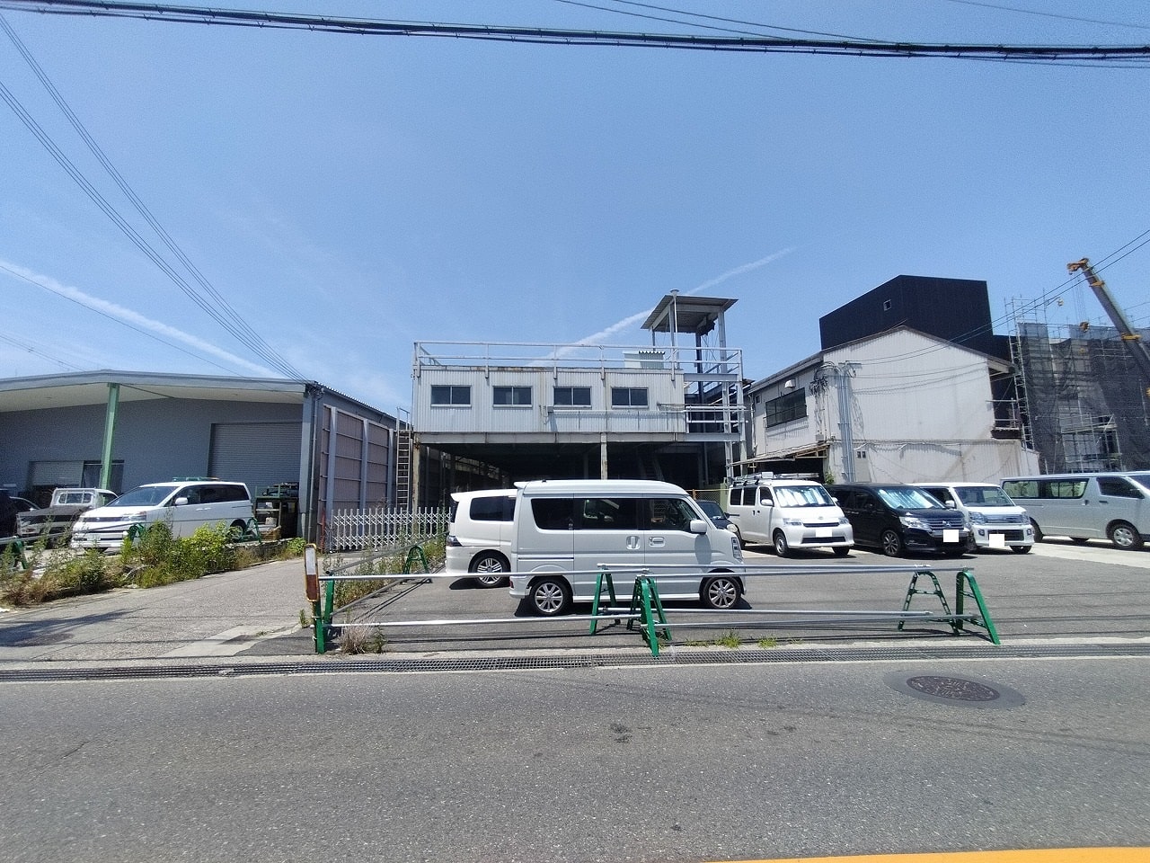 車が止まっている土地は含まれません