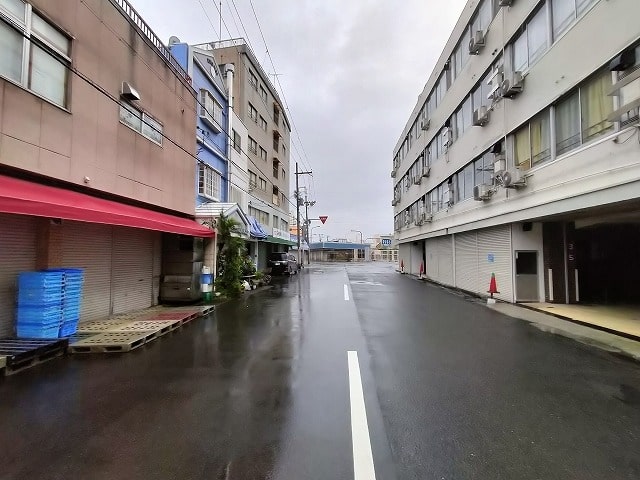 東側道路