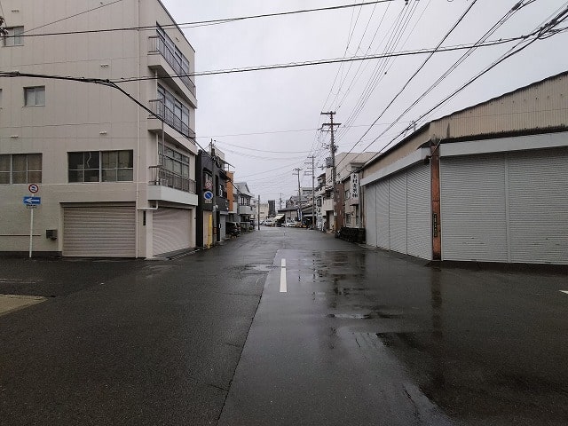 東側道路