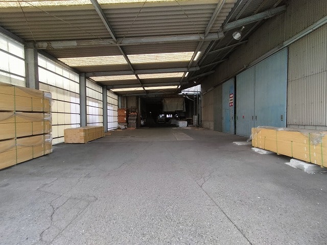 入口（荷捌き場）