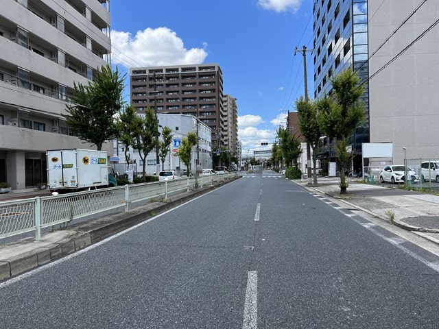幹線道路沿いになります。