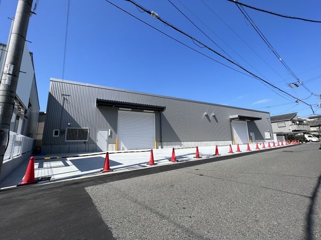 新築の平屋建倉庫です。