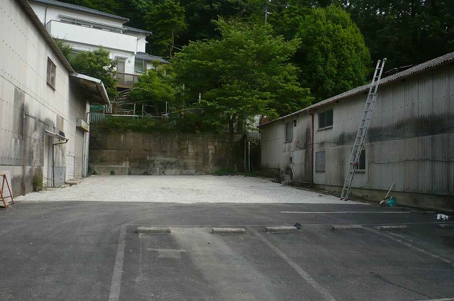 横の駐車スペースです。