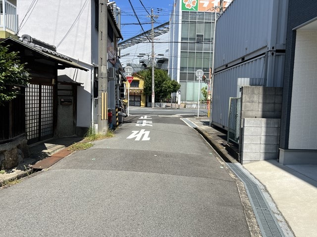 2ｔ車の通行がギリギリです。