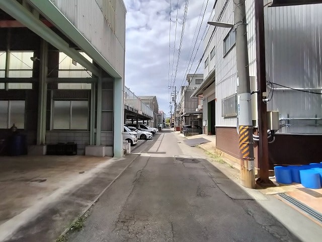 前道少し細いです