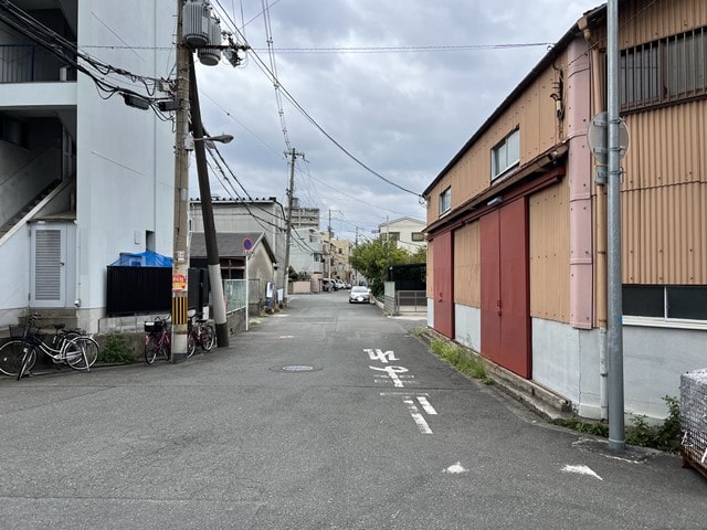 近隣に月極駐車場あります。