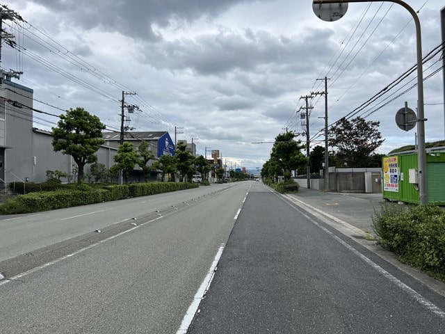 幹線道路沿いになります。