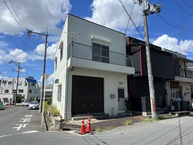 角地の物件となっております。