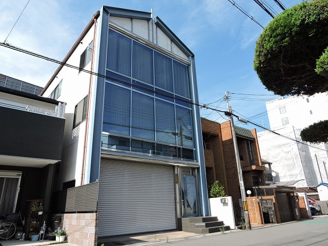 近隣住宅有ります。