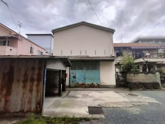 東大阪市稲田新町　倉庫工場