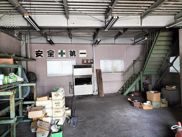 1階作業場　広々としております。