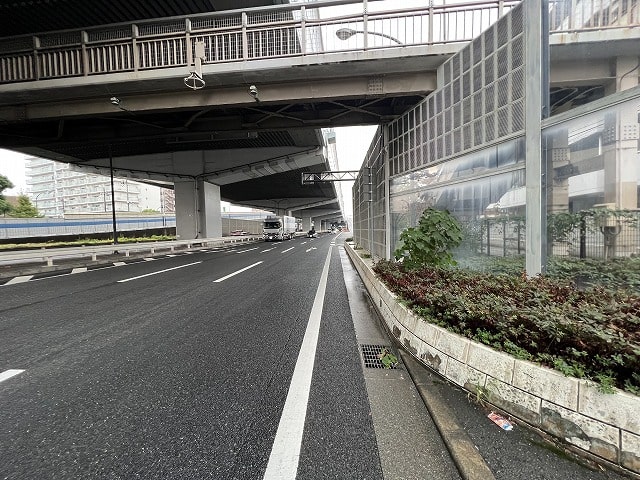 幹線道路沿いになります。