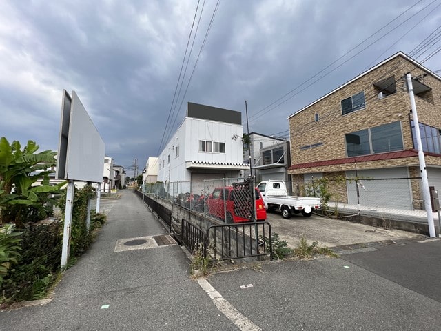 縦長の倉庫です。