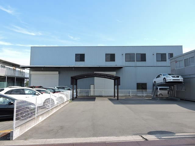 前面道路３t規制有ります。