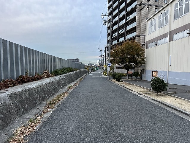 一方通行道路となっております。