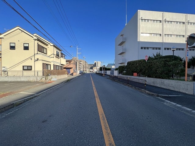 近隣にコンビニエンスストアがあります。