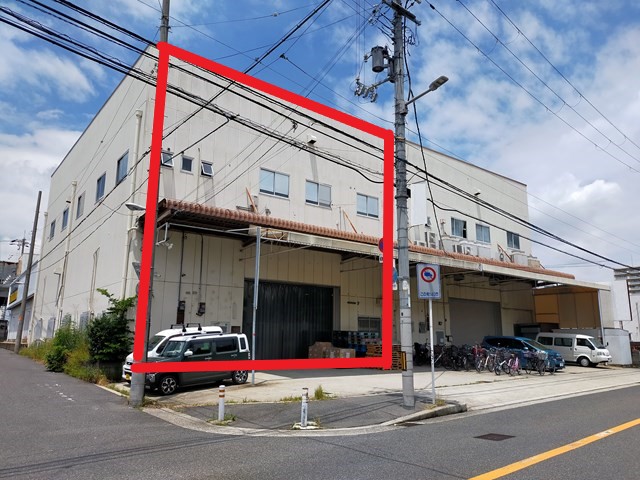 賃貸部分は左側の赤く囲った部分です。