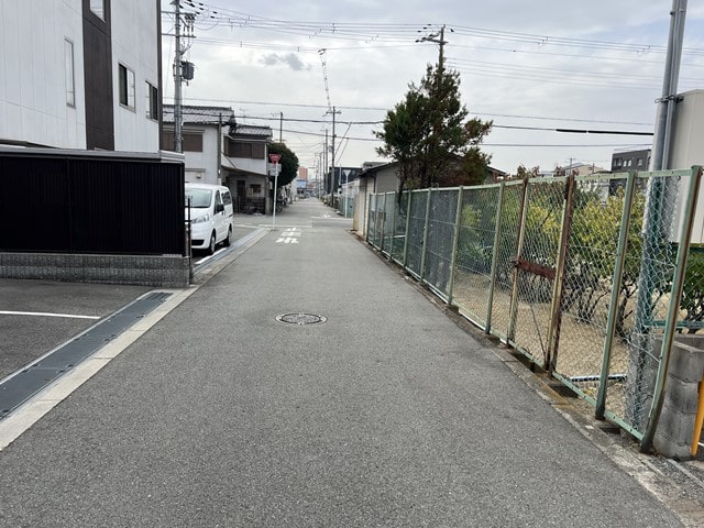 幹線道路から進入が可能です。