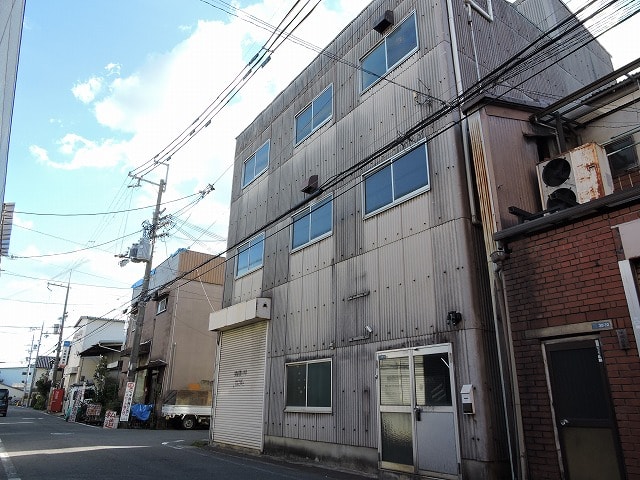 前面に駐車可能です。