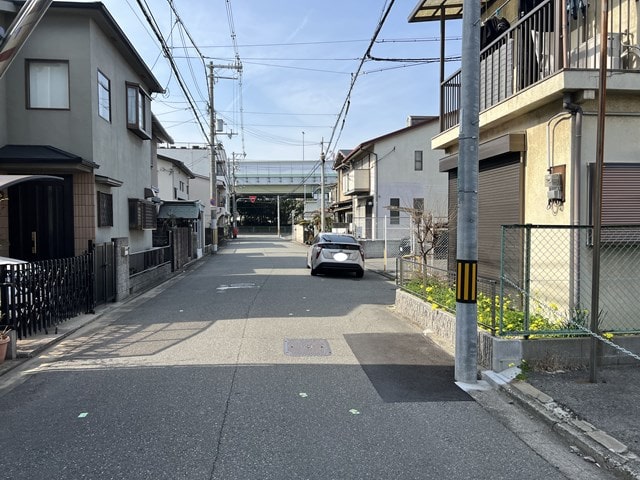 幹線道路に出れます。