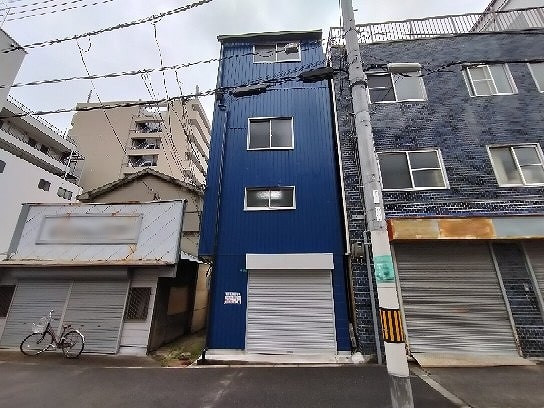 令和５年に外壁塗装をしており非常にきれいです。