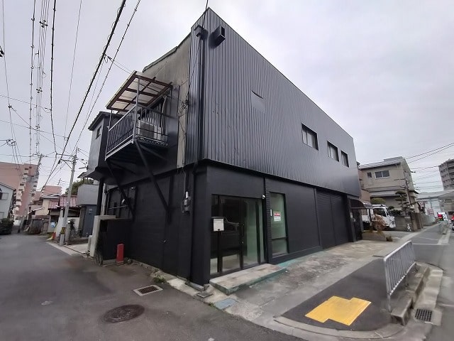 横にはベランダもついてます。