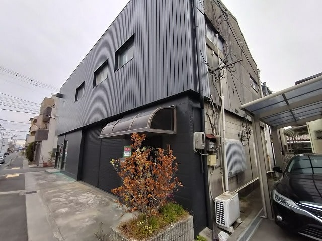 スーパーや飲食店が近くにあり昼食には困りませんね