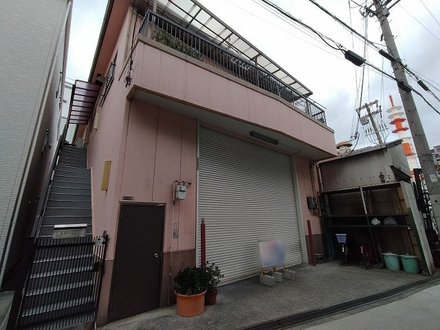 高速道路から離れております。