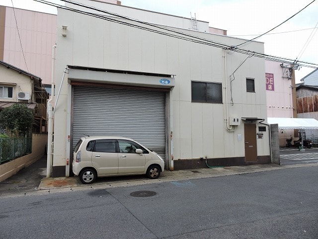 京都のクレーン付き倉庫