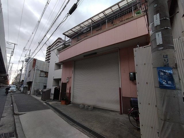 1階部分が貸倉庫です。