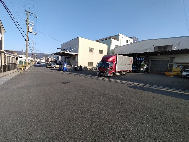 コンビニが隣にあり便利です。