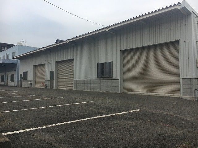 平屋倉庫になります。
