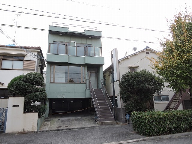 住居付き倉庫
