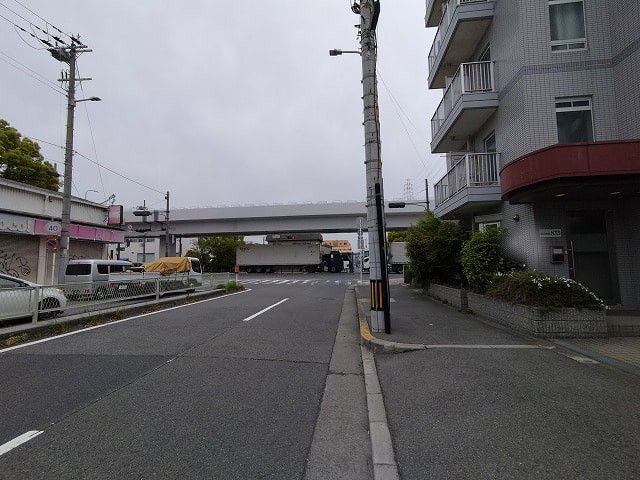 幹線道路が近くにあります。