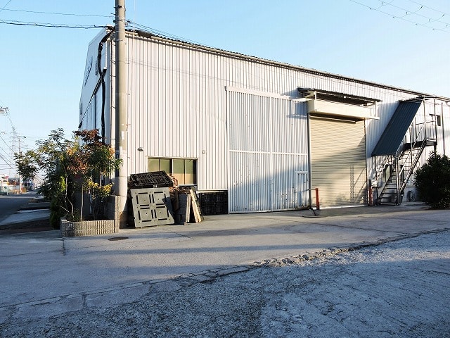 大型トラックでの搬入可能