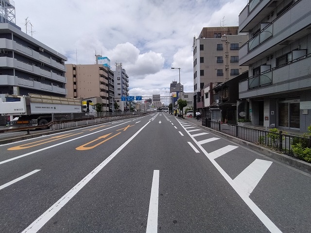 徒歩3分圏内にコンビニもございます