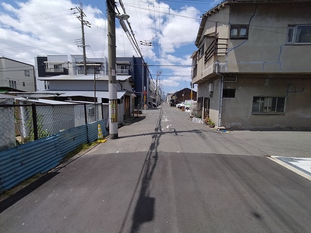 駅まで徒歩10分程度になります