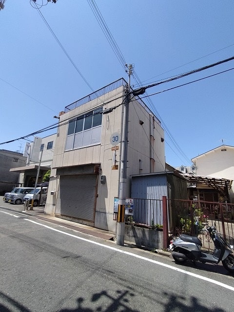 ウォシュレット付きのトイレがございます
