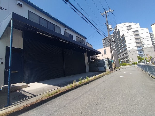 乗用車2台程駐車可能です。