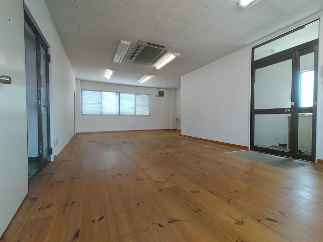 綺麗な事務所です。