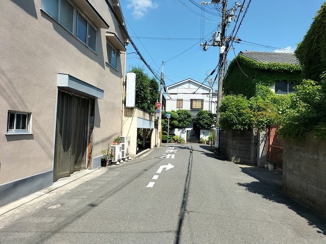 奥は一方通行になります