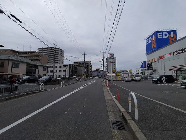 最寄りの駅から徒歩7分です！！