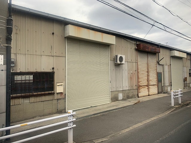 平屋倉庫になります。