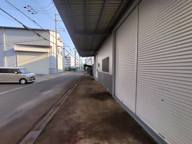 駐車スペース約3台止められます！