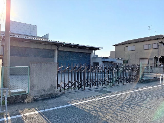 駐車スペース広いです。