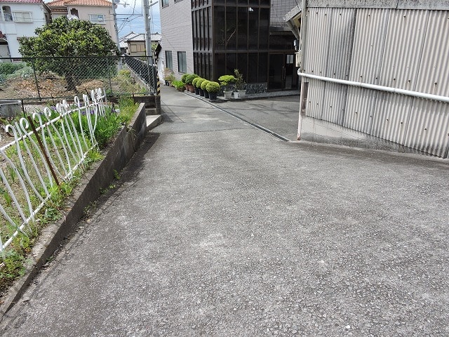 ２tトラックは入出可能です。